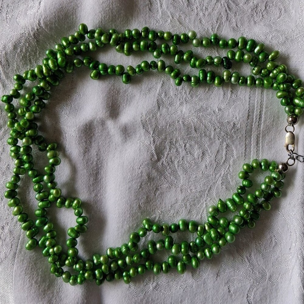 Vintage Triple Strand Green Tahitian Pear 19" Necklace